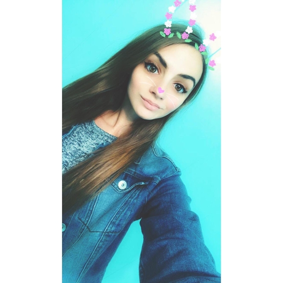 Meet your Posher, Kristen - Picture 1 of 1